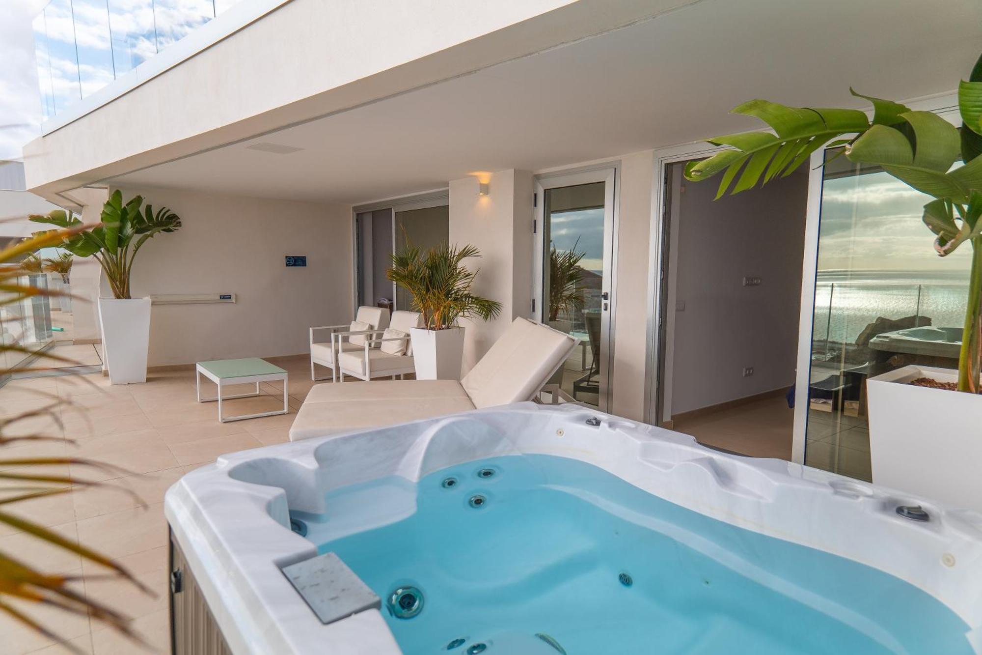 Grand Horizon Luxury Boutique Apartments Puerto Rico  Dış mekan fotoğraf