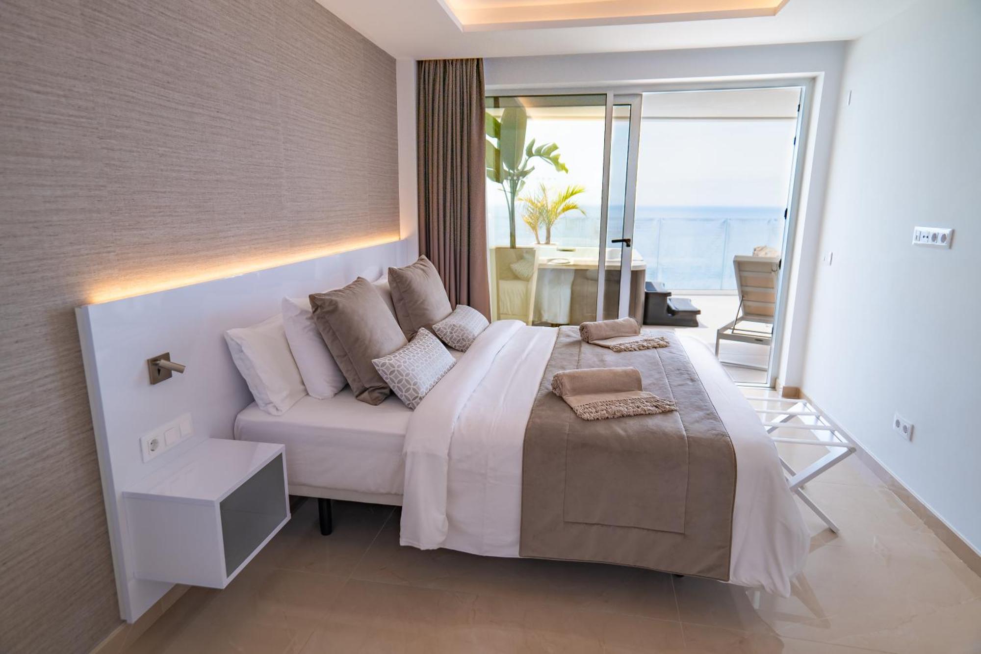 Grand Horizon Luxury Boutique Apartments Puerto Rico  Dış mekan fotoğraf