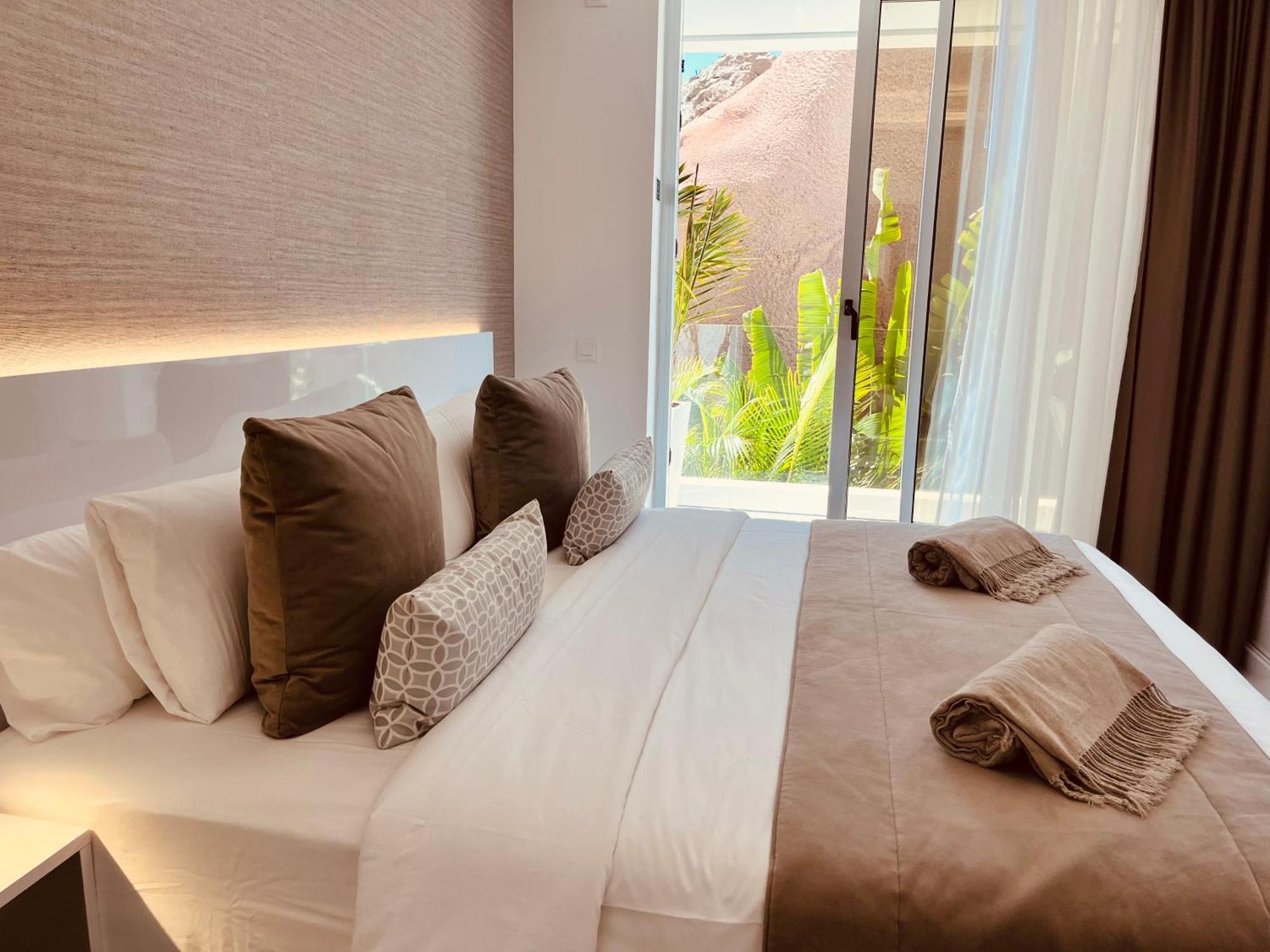 Grand Horizon Luxury Boutique Apartments Puerto Rico  Oda fotoğraf